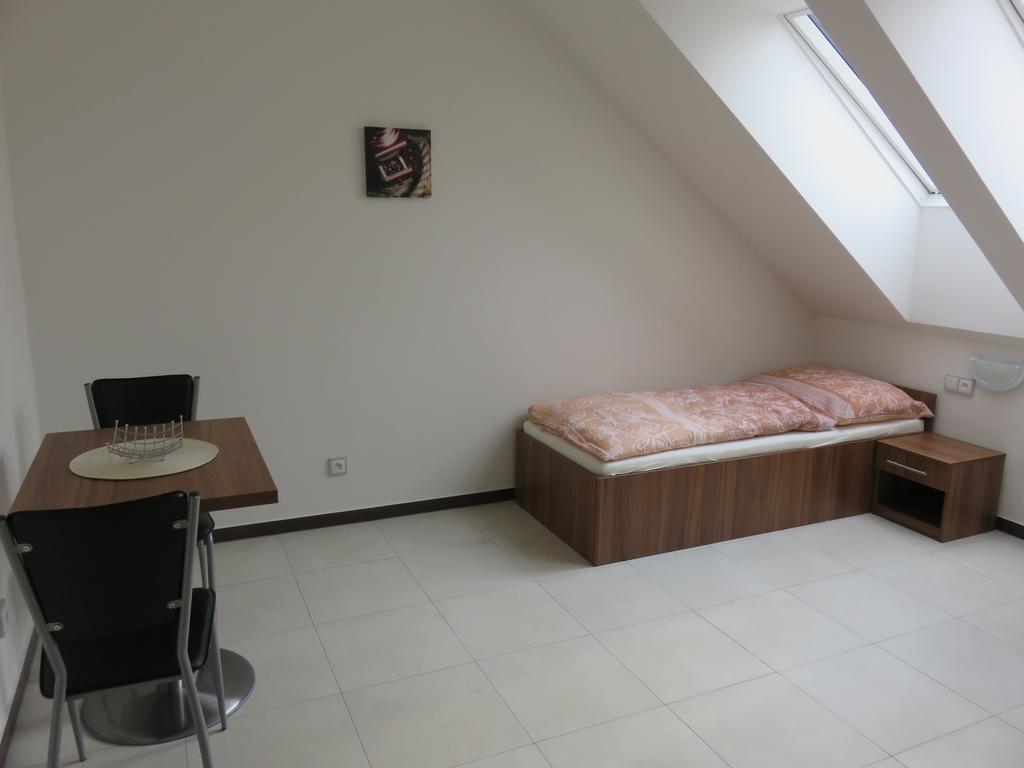 Penzion U Dulíka Veselí nad Moravou Quarto foto